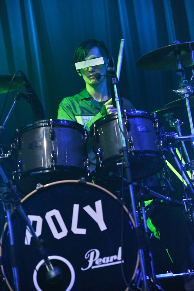 タイトなドラムはもちろん、MCでも大活躍したヤノ（Dr）。