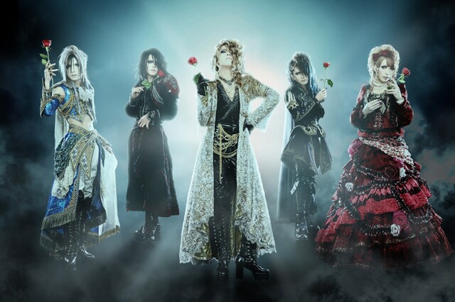 10月27日にニューシングル「DESTINY-THE LOVERS-」をリリースしたばかりのVersailles。初回限定盤Aにはライブ映像を収録したDVDが付属。