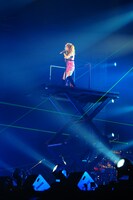 本編ラストの「フライングヒューマノイド」ではステージが上昇。