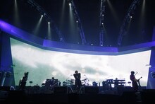 今回の武道館公演では約2時間半にわたり、アンコールを含めて全23曲を披露したGLAY（写真は16日の模様）。