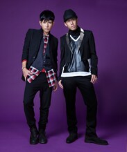 CHEMISTRYはベスト盤リリース後、デビュー10周年記念の全国ツアーを開催する。