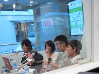 公式放送開始直後の様子。