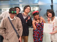 放送終了後に無理矢理撮らせてもらった記念写真。左からの子、mono、ちばぎん、浜田ブリトニー、みさこ。