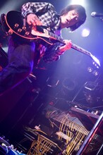 GRAPEVINE・西川弘剛（G）（撮影：YUKARI MORISHITA）