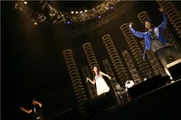 写真左からTARO SOUL、May J.、KEN THE 390。