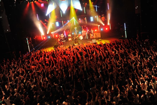 「TOUR;(Shine On You)Cypress Girls ＆ Detective Boys」最終公演の様子。