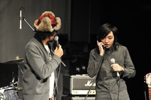 中継会場のMCに抜擢されたJxJxとJIMは、WWWに来てくれるアーティスト仲間を募集。片っ端から電話をかけまくった。