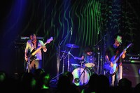 白熱したステージで観客を魅了したLOSTAGE。