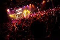 「統一感のない一体感」が渦巻く中、要所要所で見事な統一感を出すFUNKY 4とプラスワンモー。