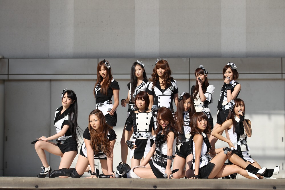 デビューシングル「GAGAGA」選抜メンバー12人。