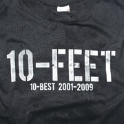 写真はTシャツをモチーフとした「10-BEST 2001-2009」のジャケット。