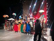 「愛のテーマ」ビデオクリップ撮影でのスタジオの様子。