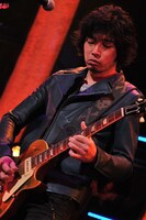 斉藤和義 (c) RecoChoku Co.,Ltd.