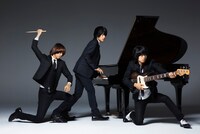 WEAVERは2011年1月10日に東京・国立競技場で開催される高校サッカー決勝戦に登場し、ライブパフォーマンスで選手たちにエールを送る。