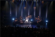 「BONNIE PINK TOUR 2010 "Dear Diary"」東京公演の模様。（Photo by 河本悠貴）