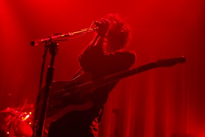 「傍観」のラストでは絶叫を繰り返し、オーディエンスを釘付けにしたTK。