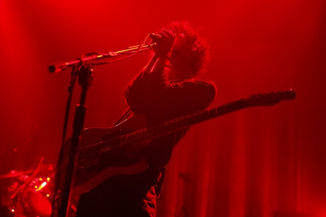 「傍観」のラストでは絶叫を繰り返し、オーディエンスを釘付けにしたTK。