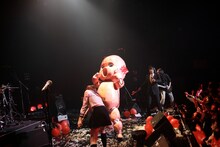 赤坂BLITZワンマンライブ「アーバンギャルドのディストピア2010」の模様。