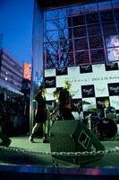 葵＆涼平 incl. アヤビエメガマソのライブの様子。