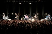 写真は12月4日のSHIBUYA-AX公演の模様。