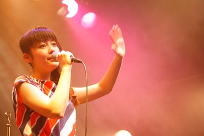 「初めての主催イベントということで、衣装も……床屋さん風にしてみました！ バーバー南波でお届けしました！」と、トークのゆるふわぶりも絶好調だった南波。