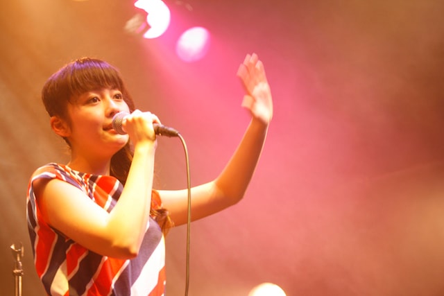 「初めての主催イベントということで、衣装も……床屋さん風にしてみました！ バーバー南波でお届けしました！」と、トークのゆるふわぶりも絶好調だった南波。