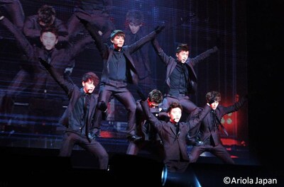 大勢のオーディエンスを迫力満点のパフォーマンスで圧倒した2PM。