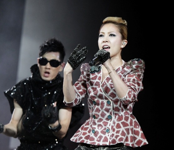 写真は過去の「SMTOWN LIVE」でのBoAのステージ。
