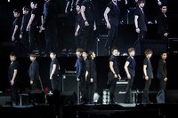 写真は過去の「SMTOWN LIVE」でのSUPER JUNIORのステージ。