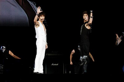 写真は過去の「SMTOWN LIVE」での東方神起のステージ。