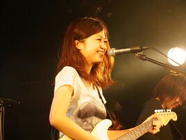 弓木英梨乃ニューシングルレコ発ワンマンで充実の笑顔