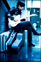 CRAZYMAN CLUB BANDは「RADIO CRAZY」初日公演のトリとして、21:05よりパフォーマンスを行う（写真は吉井和哉）。