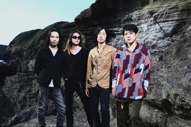 「STOUT」の収録曲は、毎週火曜日に放送中のUstream番組にて1曲ずつ発表されている。次回放送は12月14日。