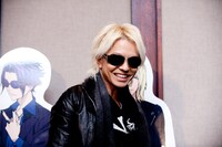 質疑応答に答えるHYDE。