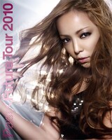 「namie amuro PAST＜FUTURE tour 2010」Blu-ray盤ジャケット。