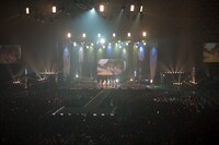 笑いあり涙ありのステージは全24曲、およそ3時間半におよんだ。