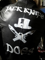 前回のツアーでヤスが着用していたレザージャケット。