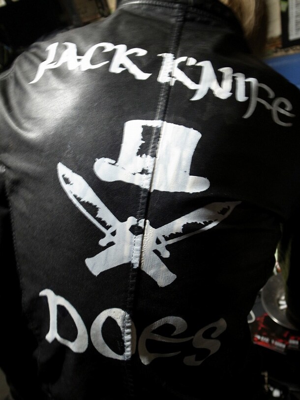 前回のツアーでヤスが着用していたレザージャケット。