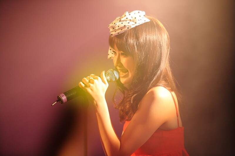 フランスでの様子はオフィシャルブログ「ただ今ご紹介にあずかりました、麻生夏子です。」でも紹介されている（photo: Mizushima Masaru）。