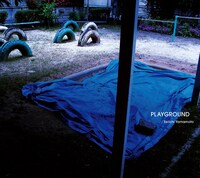 アルバム「PLAYGROUND」のジャケット。