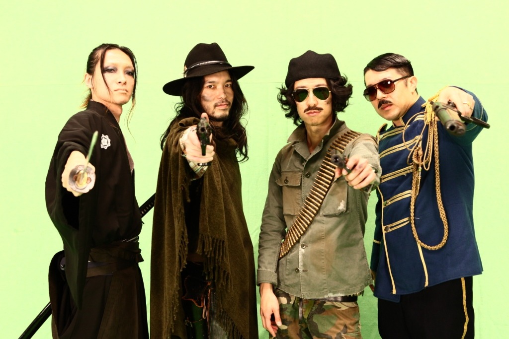 ビデオクリップ撮影時のストレイテナー。