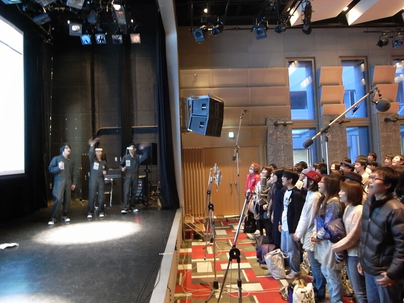 コーラスのレコーディングは、メンバーの指示に沿って行われた。