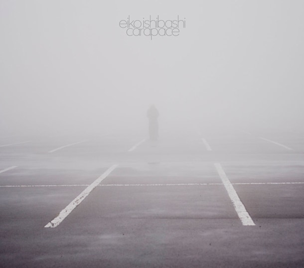 石橋英子のアルバム「carapace」のジャケット。