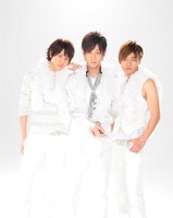 無限男子は、パンサー（コン・テユ）、ドラゴン（イ・テガン）、 ポセイドン（太田基裕）からなる3人組アイドル。