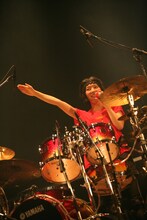 高橋久美子（Dr,Cho）