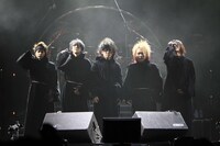 今週の人気の画像2位は「LUNACYドーム5万人無料ライブで初期ナンバー連発」より、ライブオープニングのLUNACY。