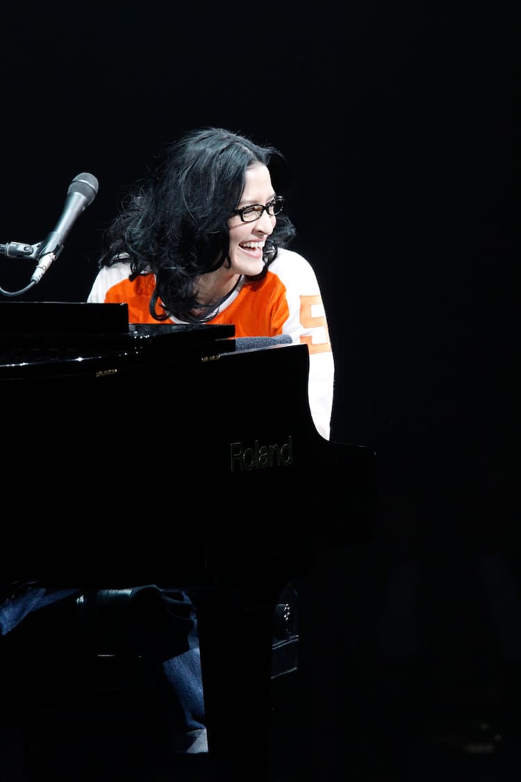 アンジェラ・アキ満員の武道館リクエスト公演で5周年完走 - 音楽ナタリー