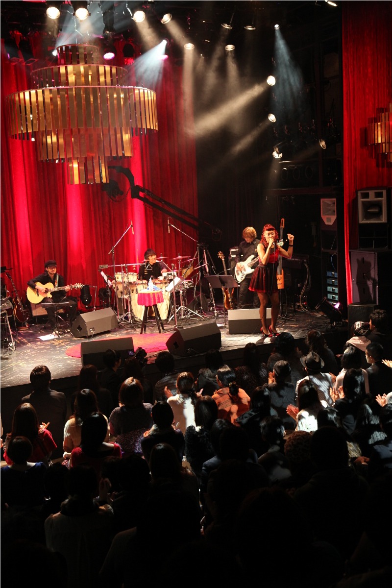 「PRIVATE XMAS PARTY with Crystal Kay」の模様。（Photo by 平沼久奈）