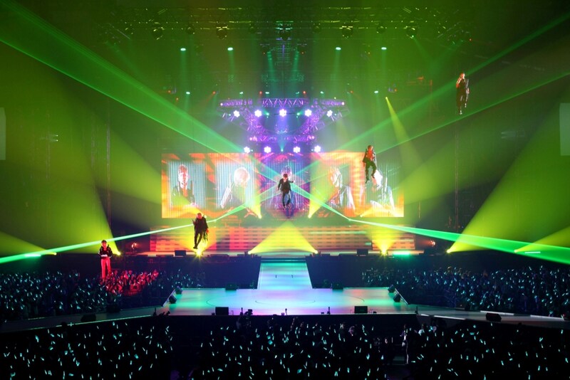 「SHINee THE 1ST CONCERT IN TOKYO "SHINee WORLD"」の様子。