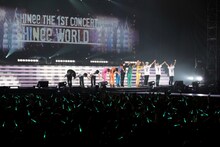 「SHINee THE 1ST CONCERT IN TOKYO "SHINee WORLD"」の様子。
